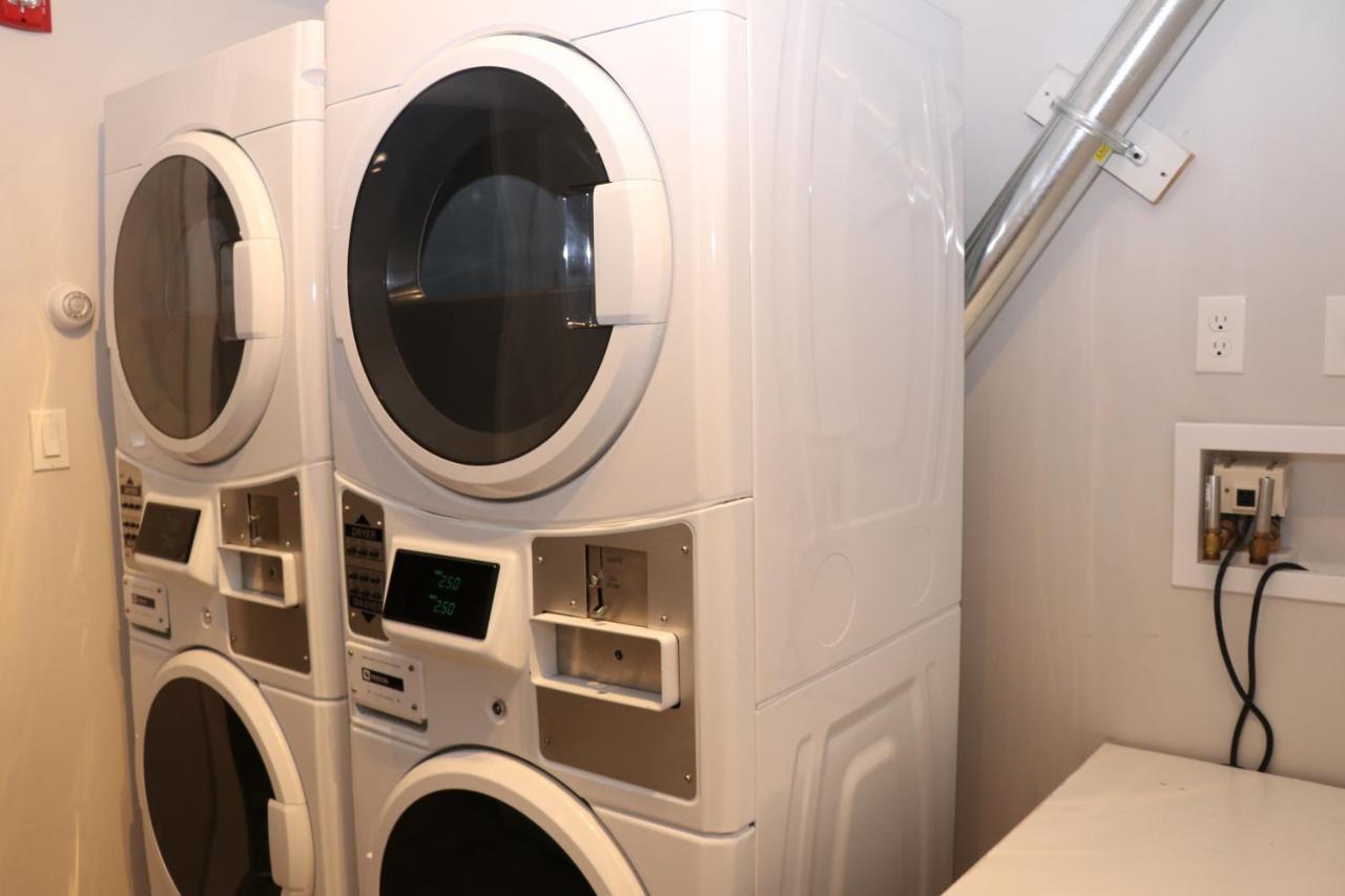 A Stylish Stay W/ A Queen Bed, Heated Floors.. #34 Brookline Exterior photo
