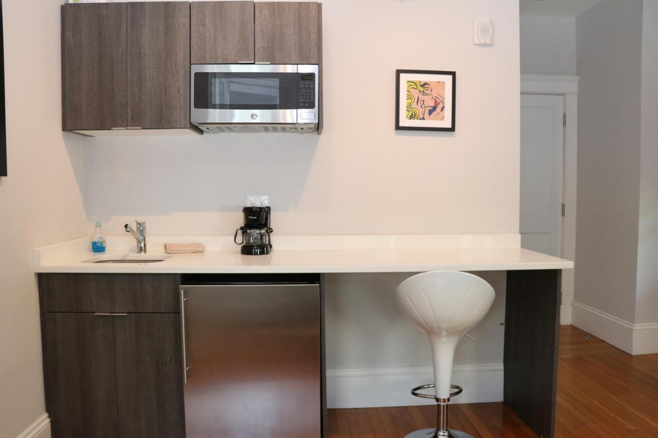 A Stylish Stay W/ A Queen Bed, Heated Floors.. #34 Brookline Exterior photo