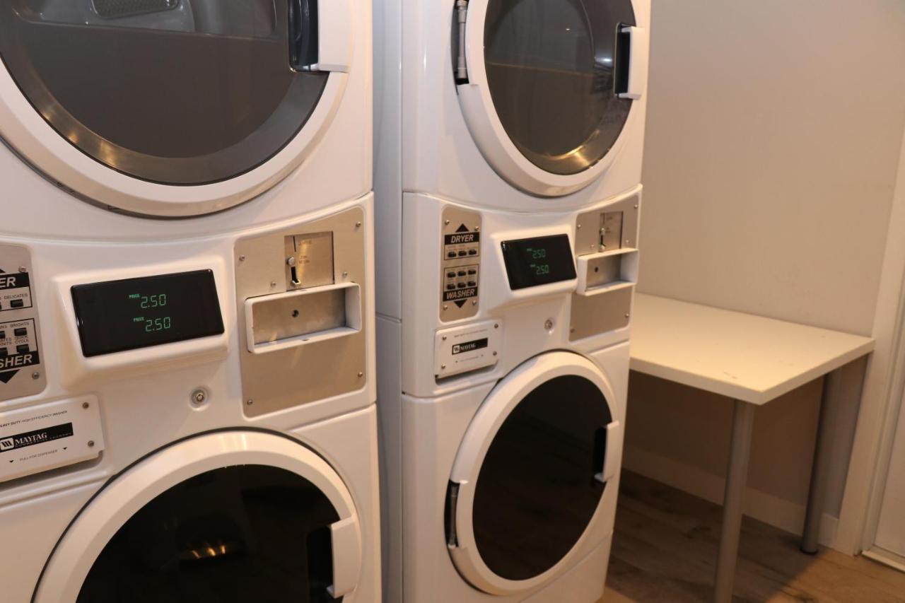 A Stylish Stay W/ A Queen Bed, Heated Floors.. #34 Brookline Exterior photo