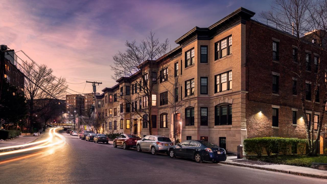 A Stylish Stay W/ A Queen Bed, Heated Floors.. #34 Brookline Exterior photo
