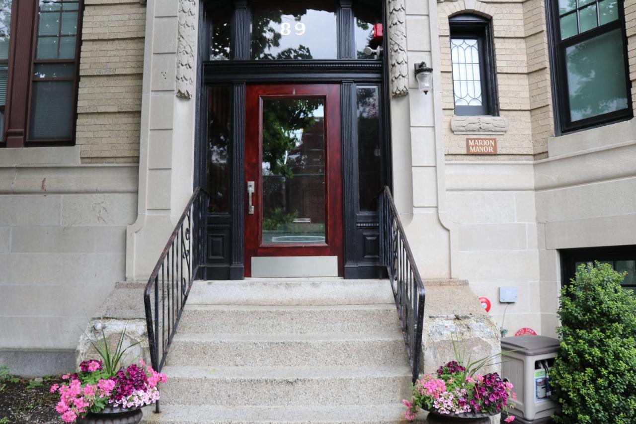 A Stylish Stay W/ A Queen Bed, Heated Floors.. #34 Brookline Exterior photo